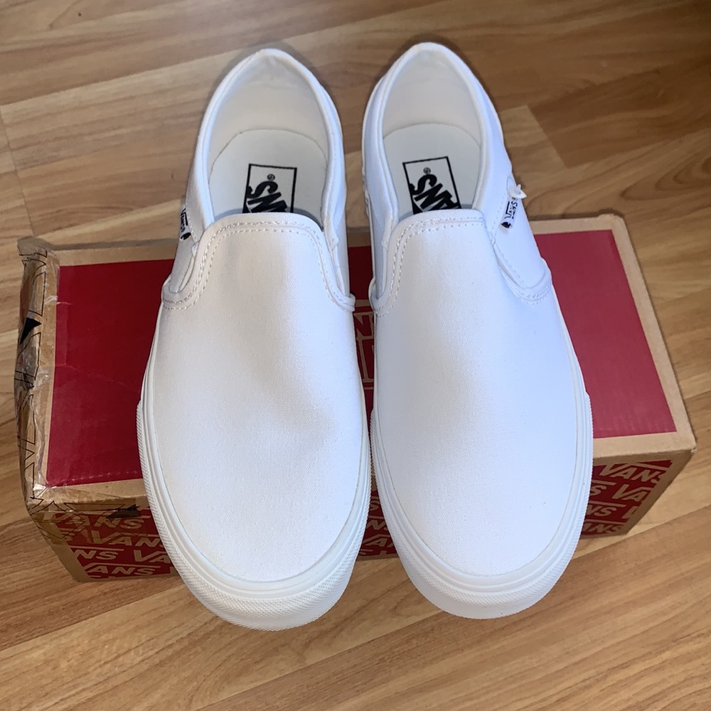 Vans | Asher All white Canvas Shoes women’s size 9 - Picture 2 of 12